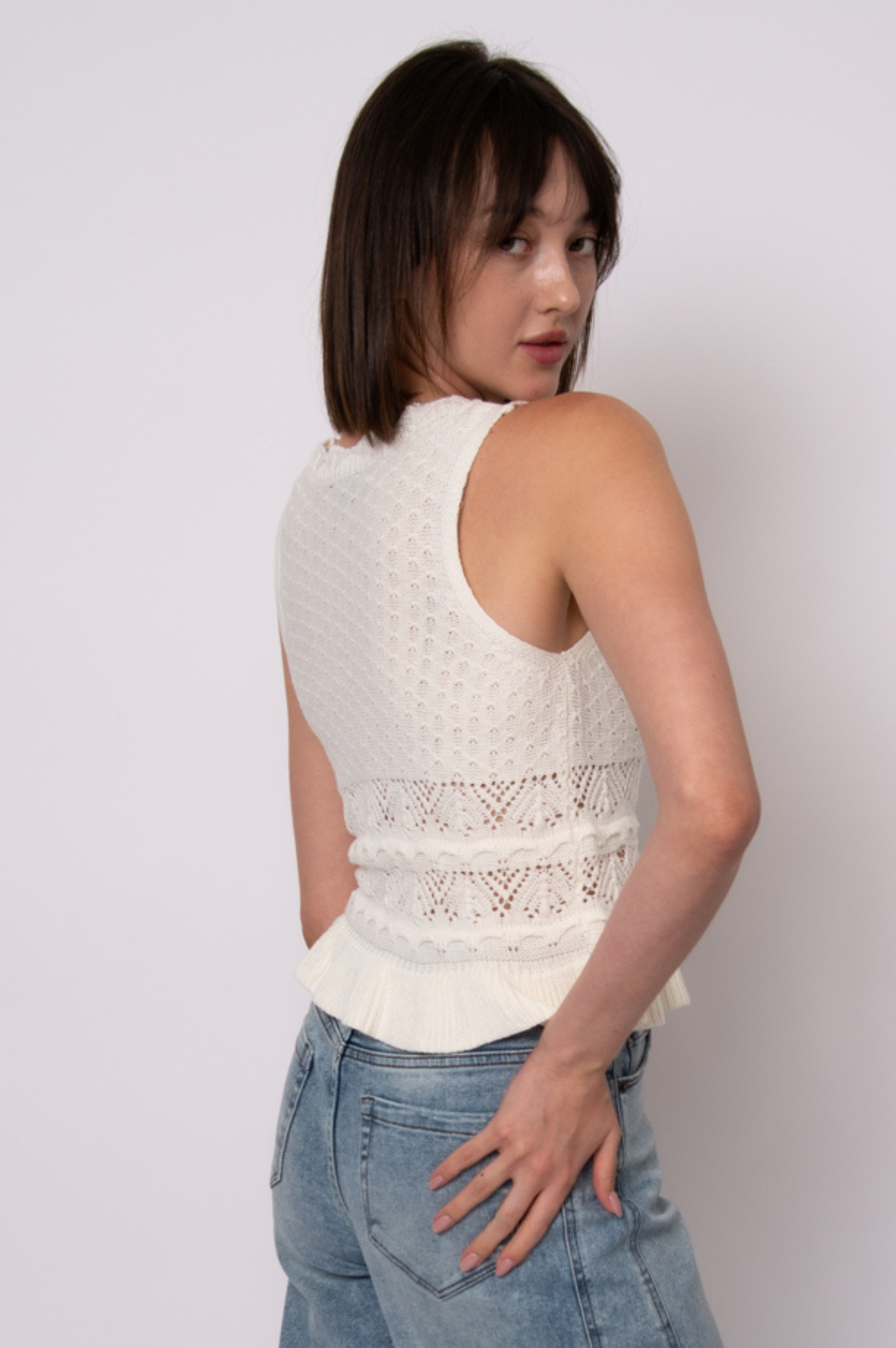Esmat Vest
