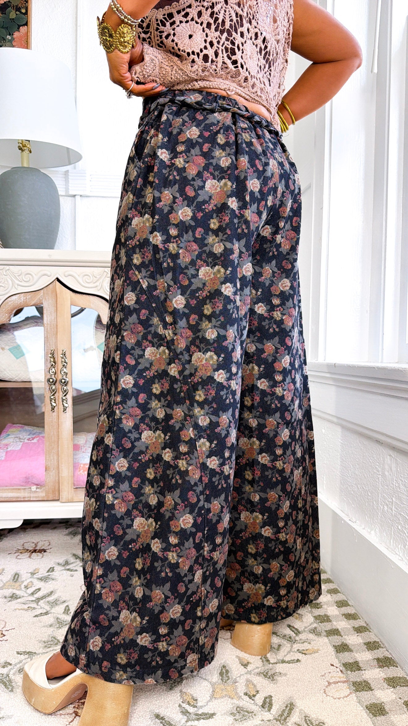 Muted Notes Floral Pants, Black Floral