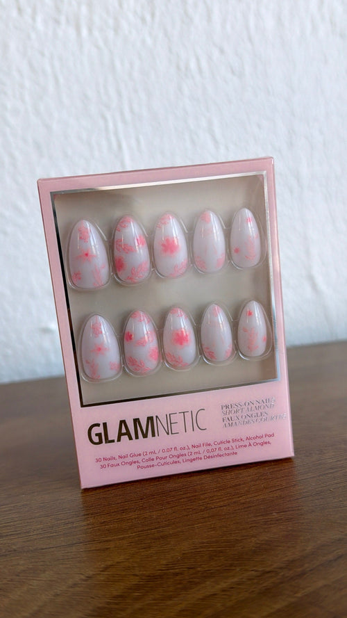 Fleur Amour Press-On Nails | Short Almond Pink Blossoms Love