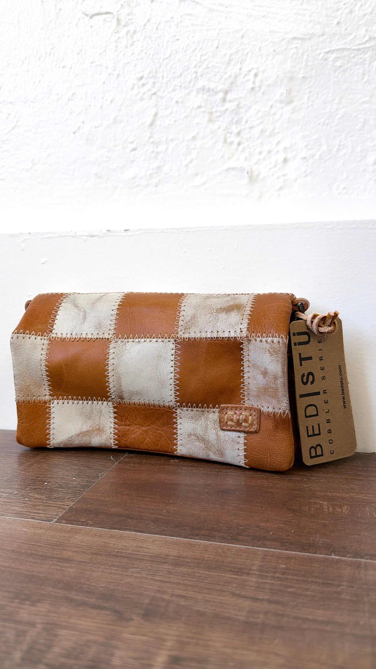 Bedstu Cadence PW, Tan Rustic Nectar Lux