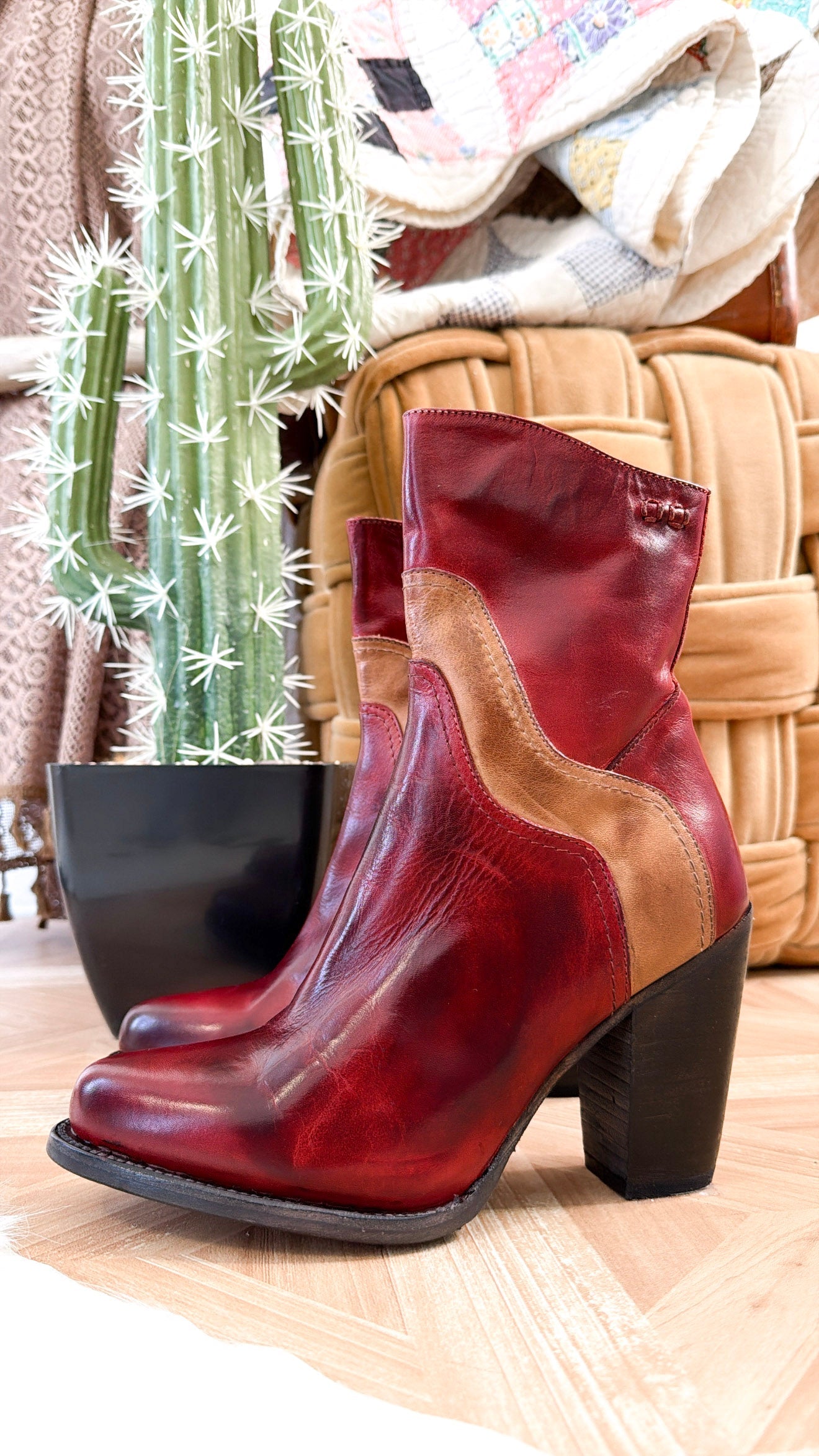 Bedstu Iazu, Cherry Lacquer Tan Rustic