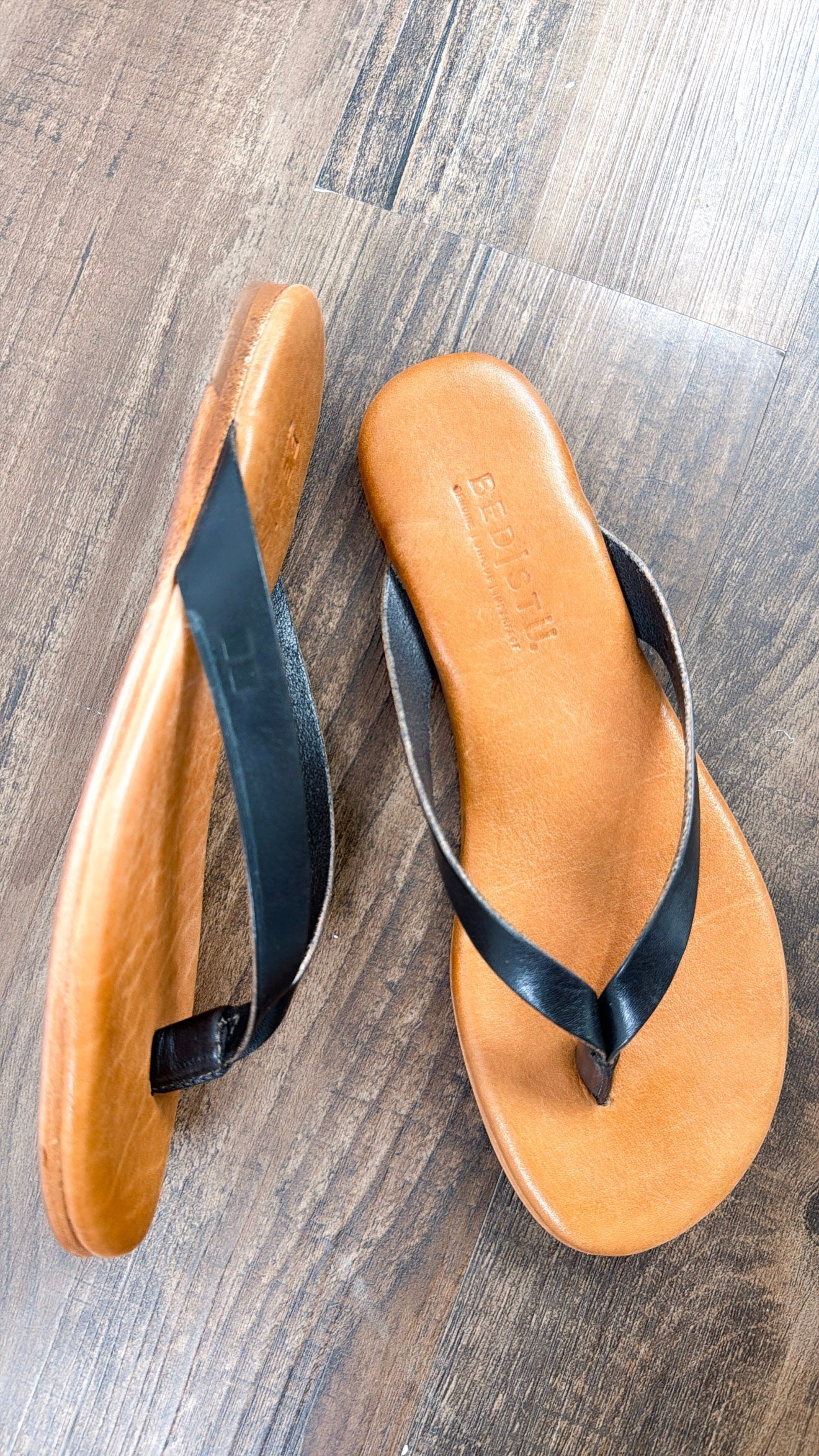 Bedstu Calma, Black Rustic
