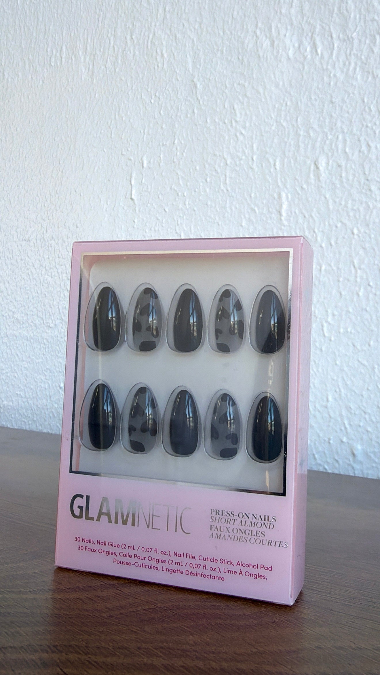 Love Me Not Press-On Nails | Black Heart Short Almond