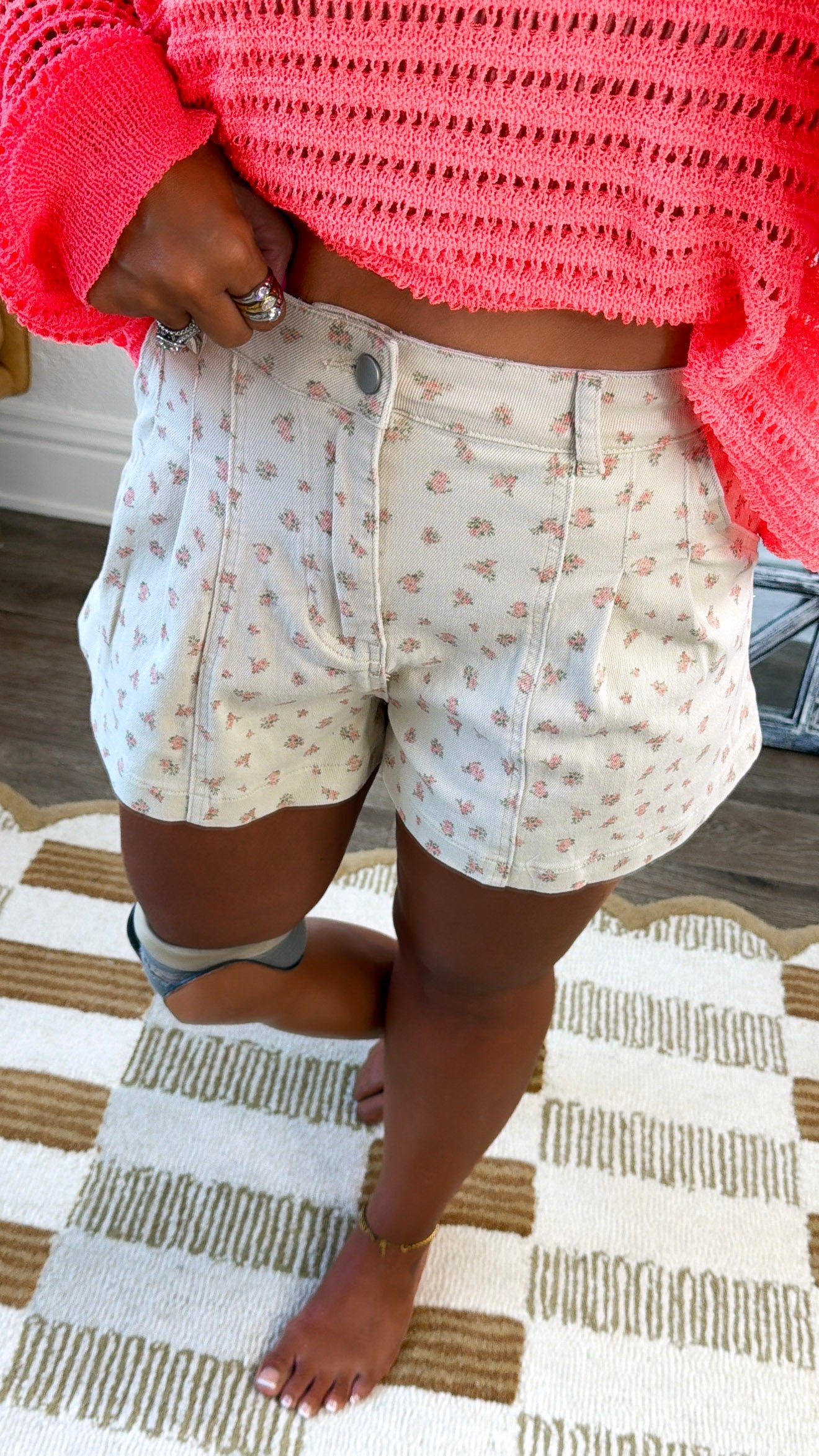 Melana Ditsy Floral Short, Ecru/Coral