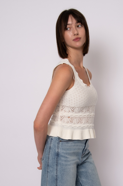 Esmat Vest