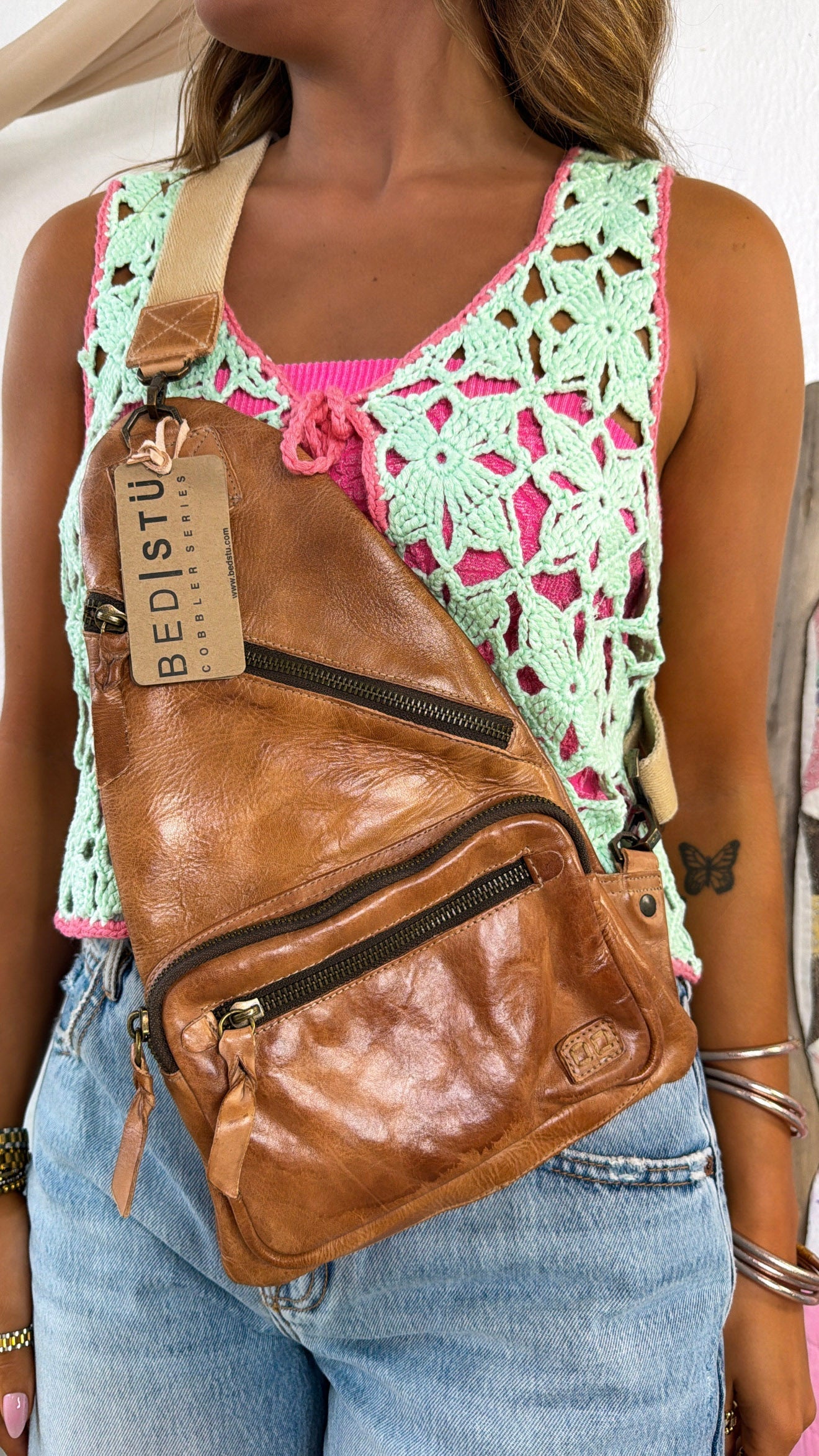 BedStu Andie, Tan Rustic
