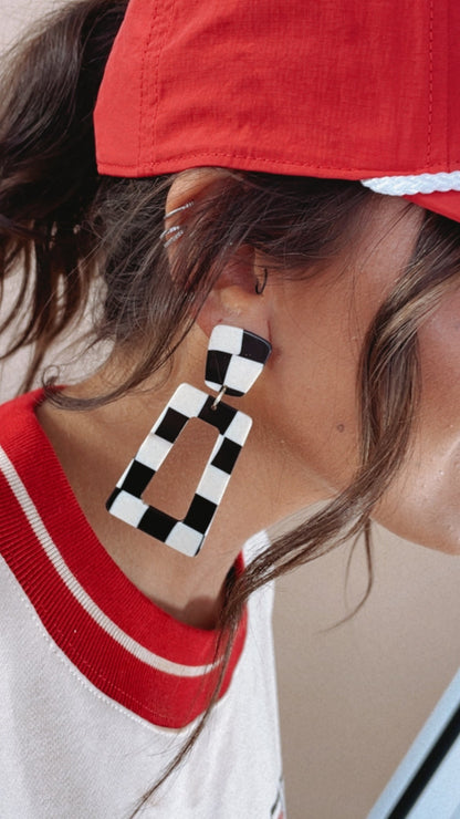 Linny Co. Resin Checkered Earrings, Black