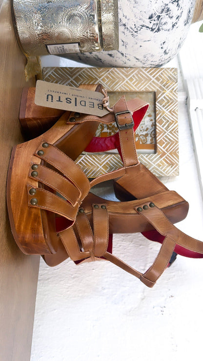 Bedstu Lyxon, Tan Rustic
