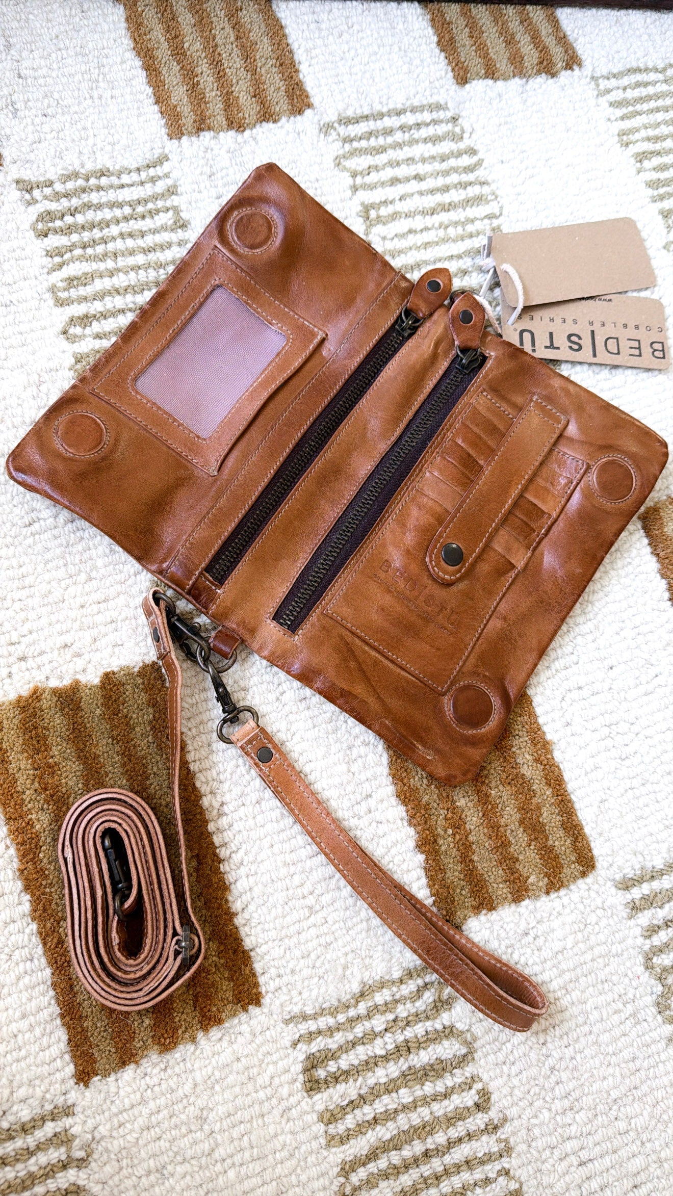 BedStu Cadence Crossbody, Tan Rustic