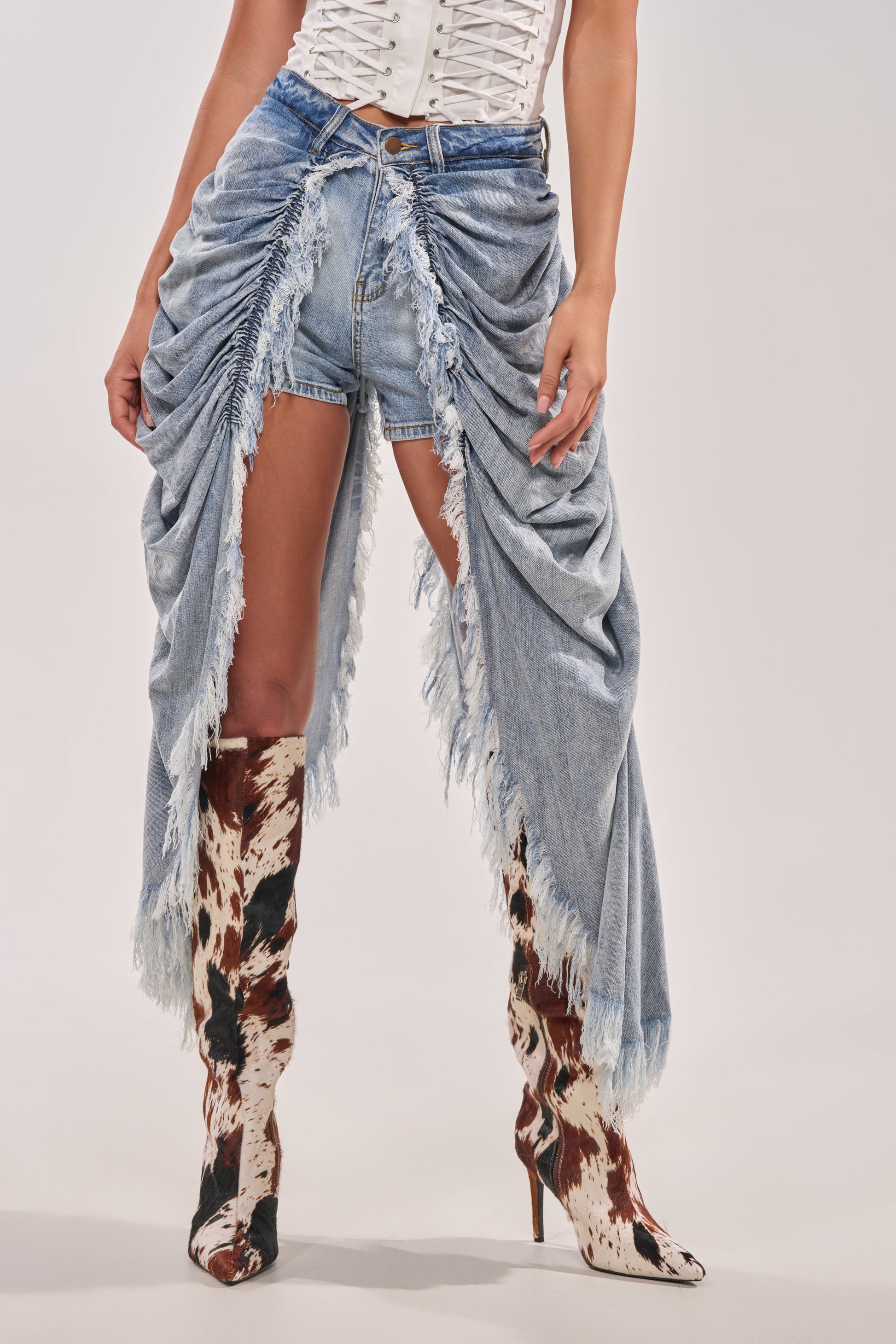 ALL OVER THE PLACE DENIM SHORT