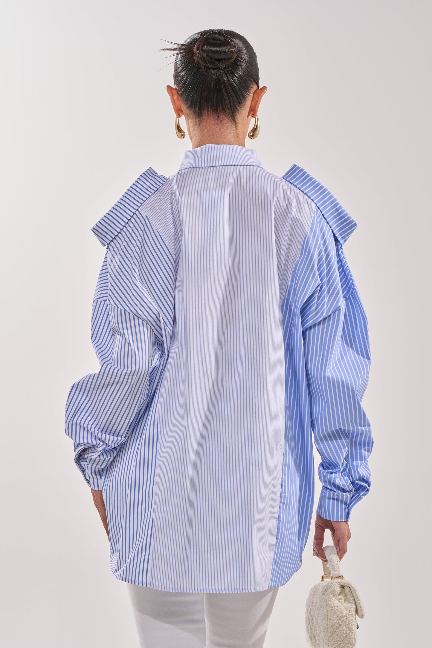 ALL OVER THE PLACE BLUE STRIPED BUTTON DOWN