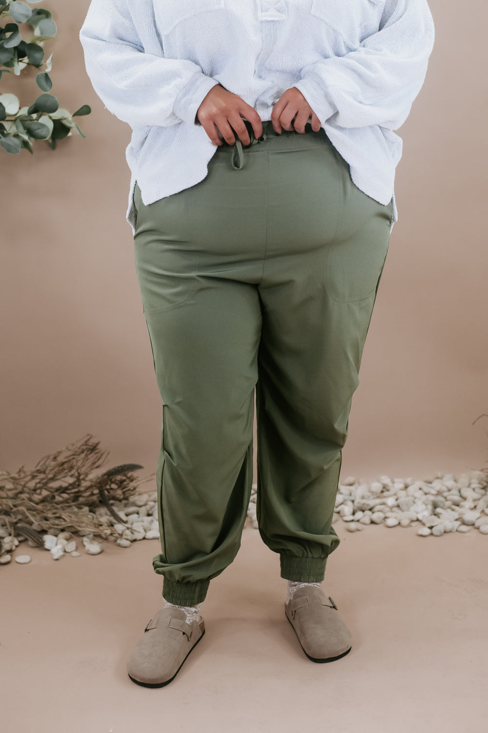 Jump To It Jogger, Olive