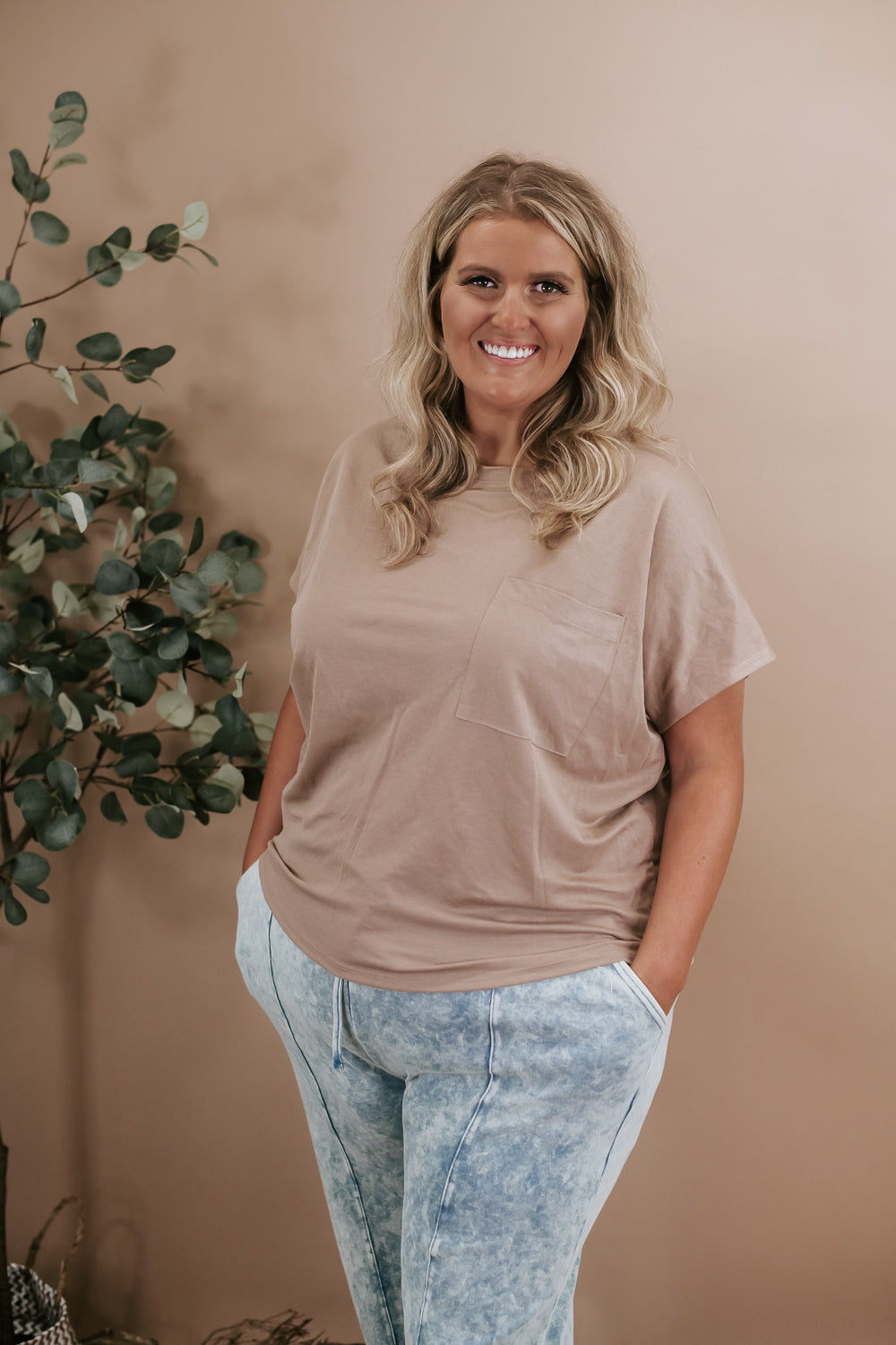 First Choice Crew Neck Pocket Tee, Mocha