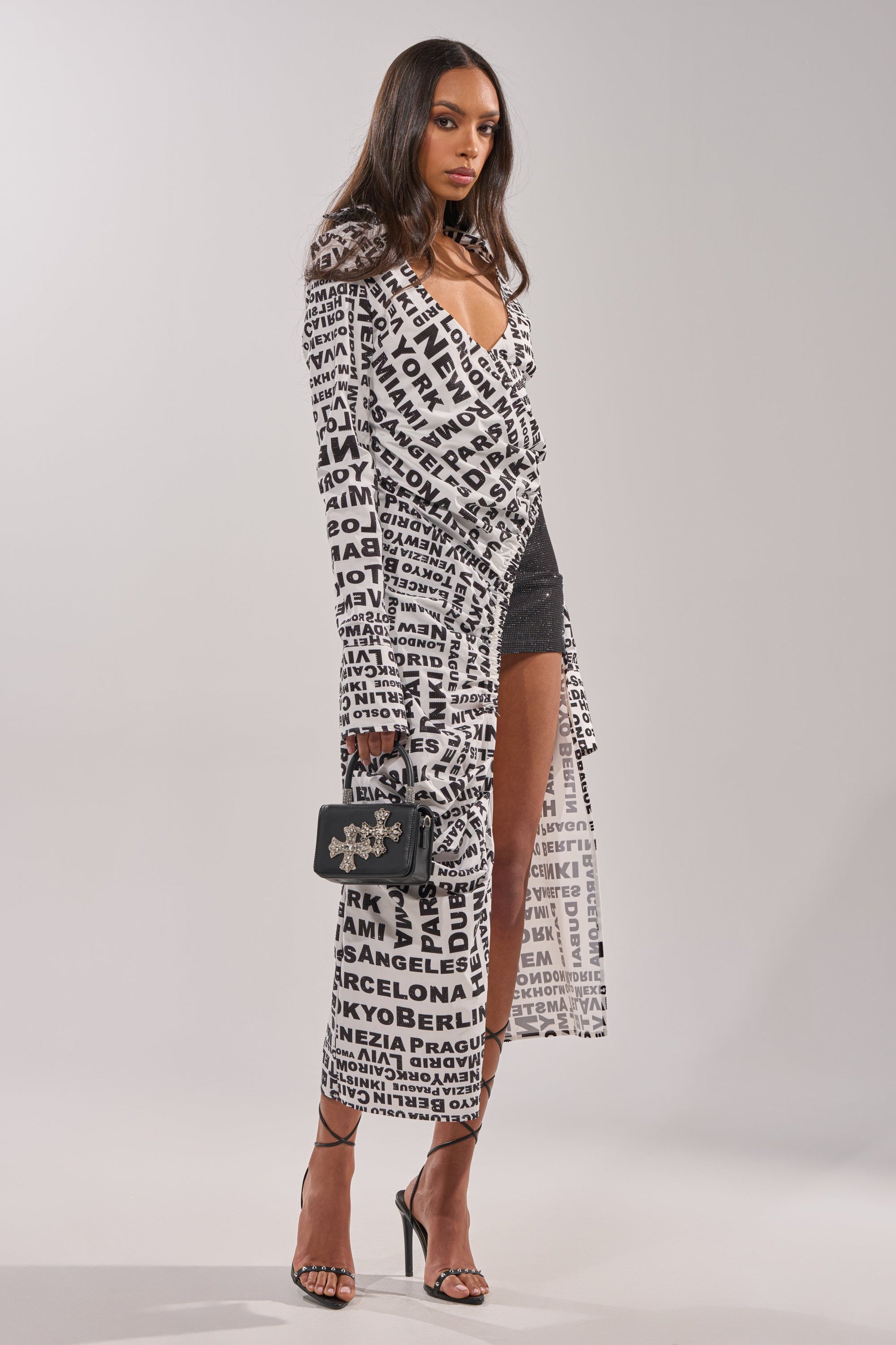 ALL AROUND THE WORLD BLOUSE