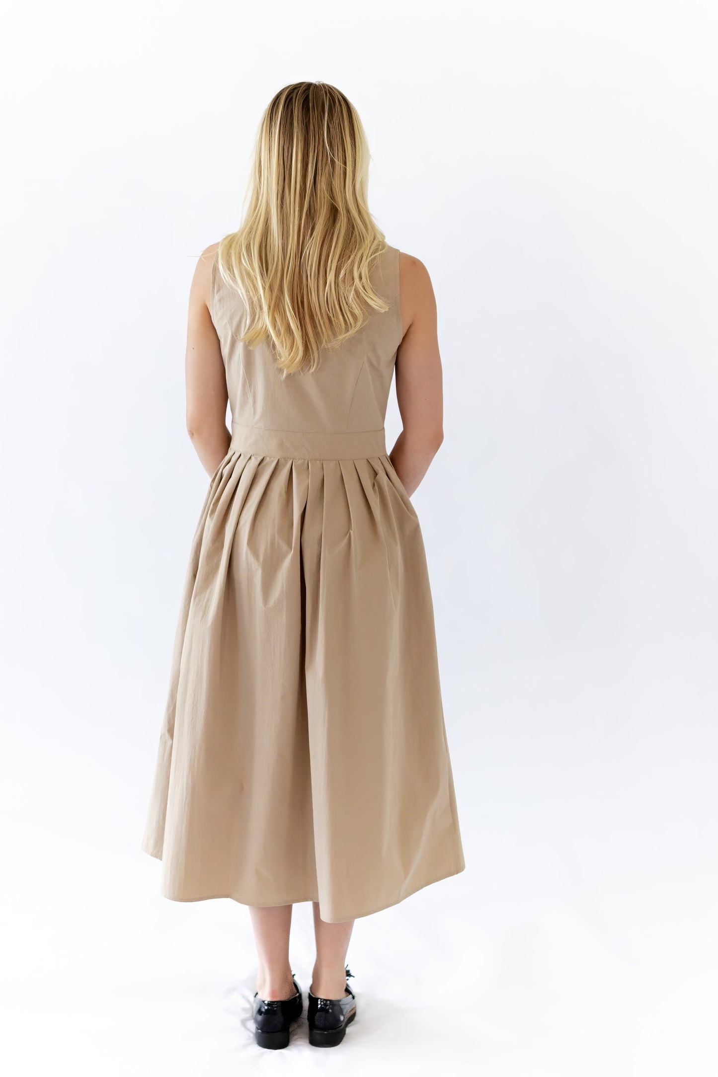 Winnie Sleeveless Midi Dress