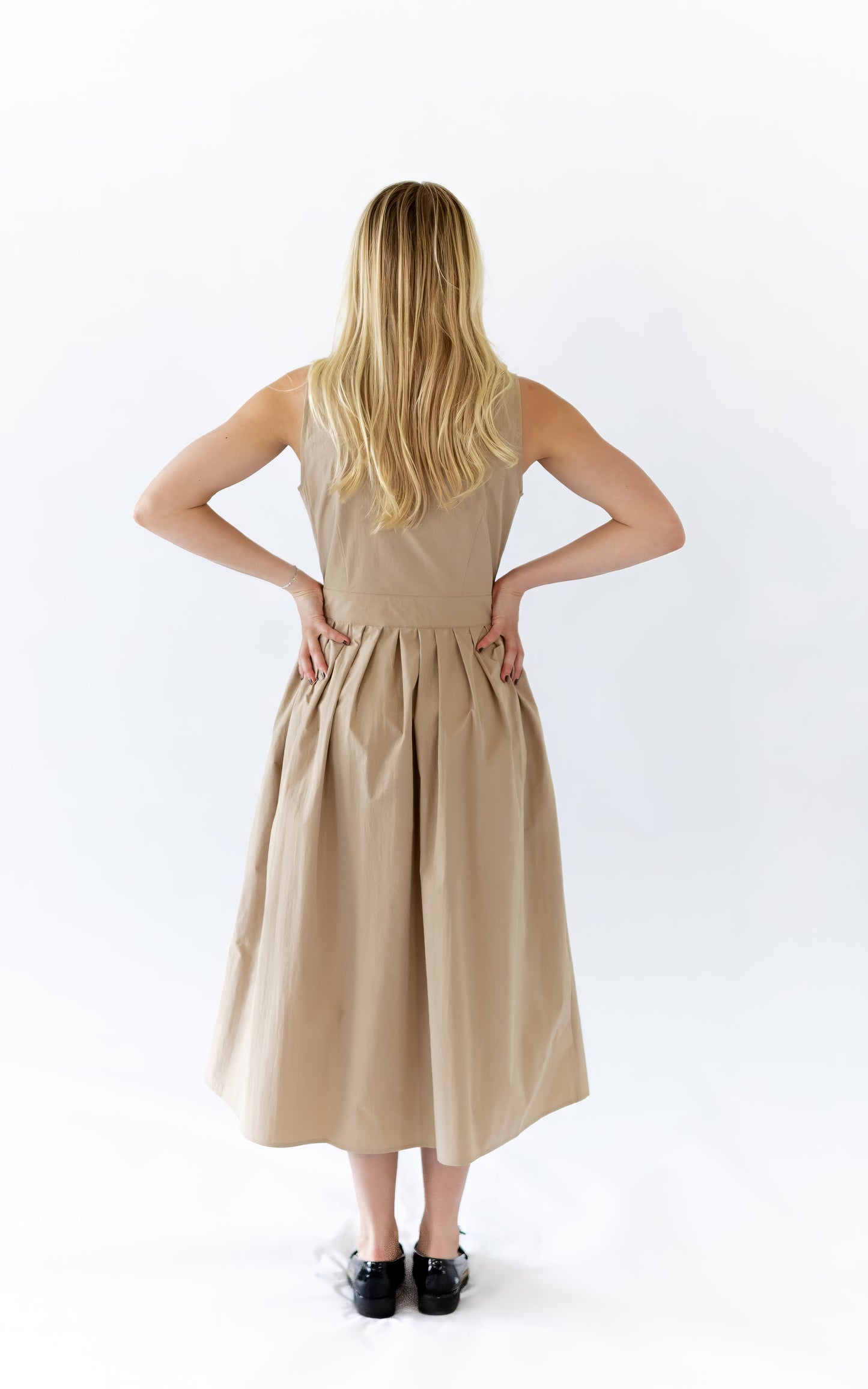 Winnie Sleeveless Midi Dress