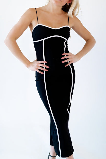 Faye Piped Maxi Dress・Black